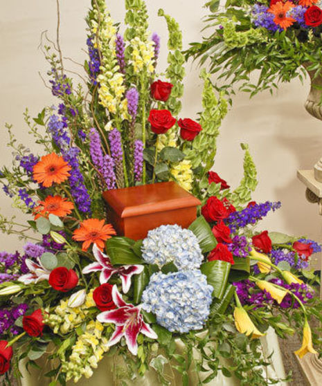 Vivid Euro Garden Memorial Urn Display